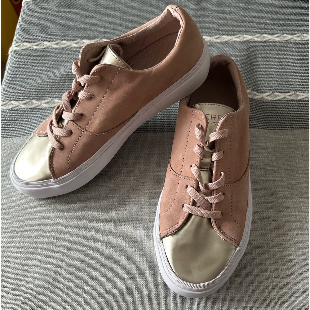 Sperry Tennis Shoe